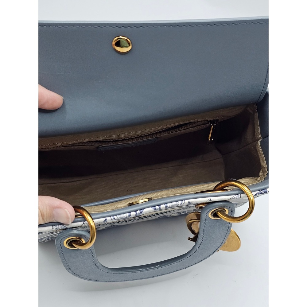 Beautiful Smile Focus small handbag vintage style elegant design and images - Picture 6 of 9
